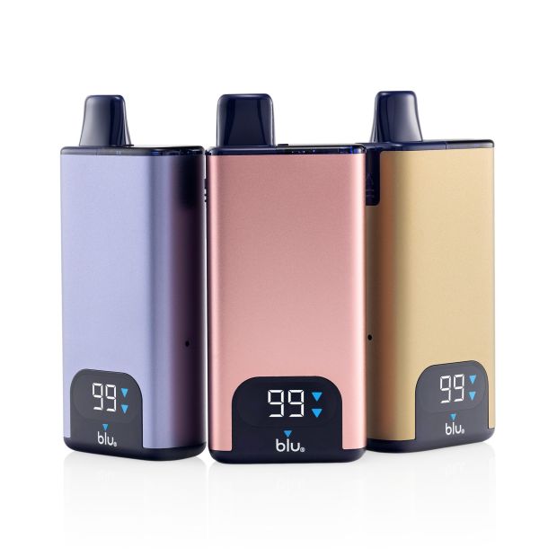 One lilac blu MAX 6000 kit, one pink blu MAX 6000 kit, and one gold blu MAX 6000 kit, stood side by side on a white background