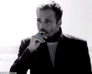 Advert for blu E-cigs in the US starring Hollywood actor Stephen Dorff.